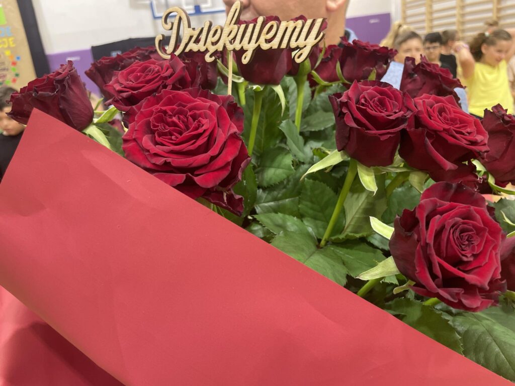 zdjęcie kwiatów z napisem dziękujemy 