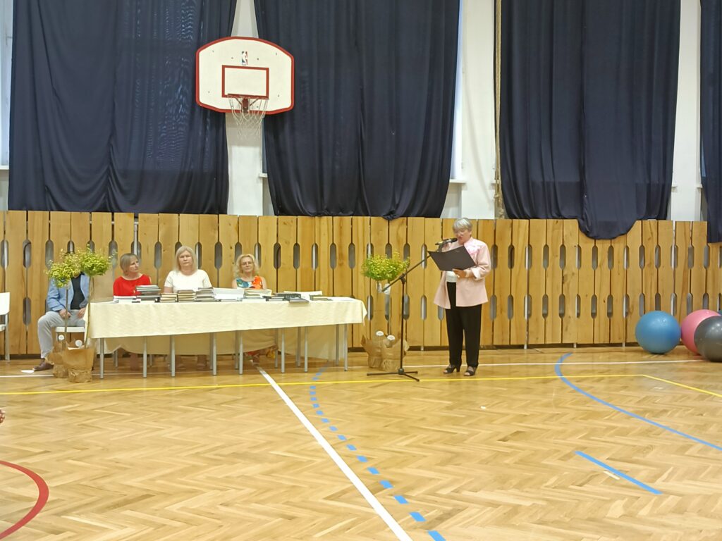Pani Dyrektor przemawia