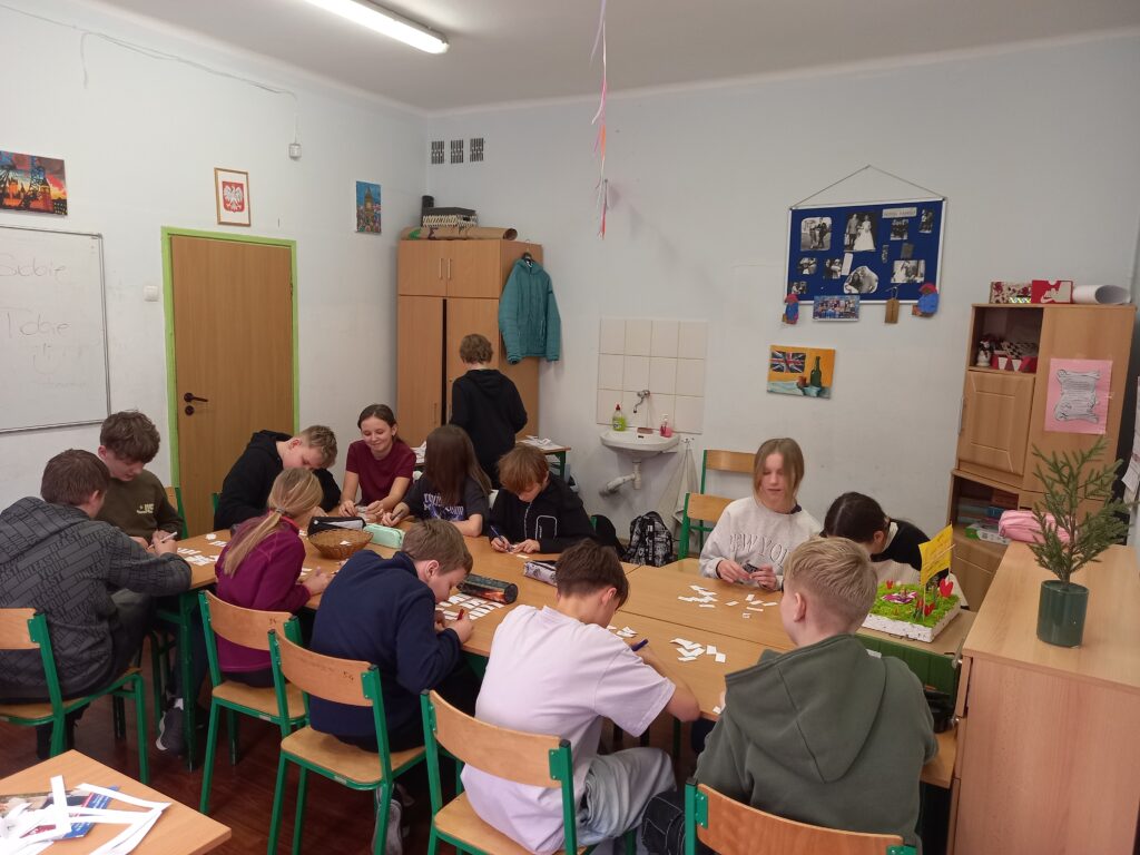 zdjęcie uczniów podczas pracy