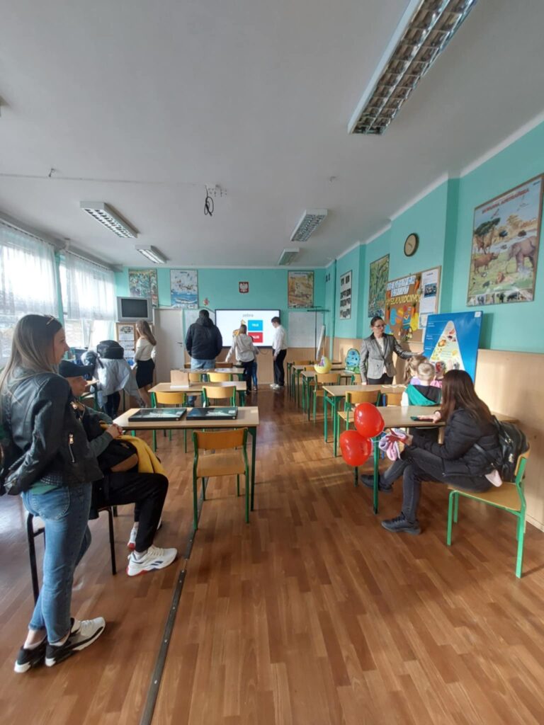sala z uczniami