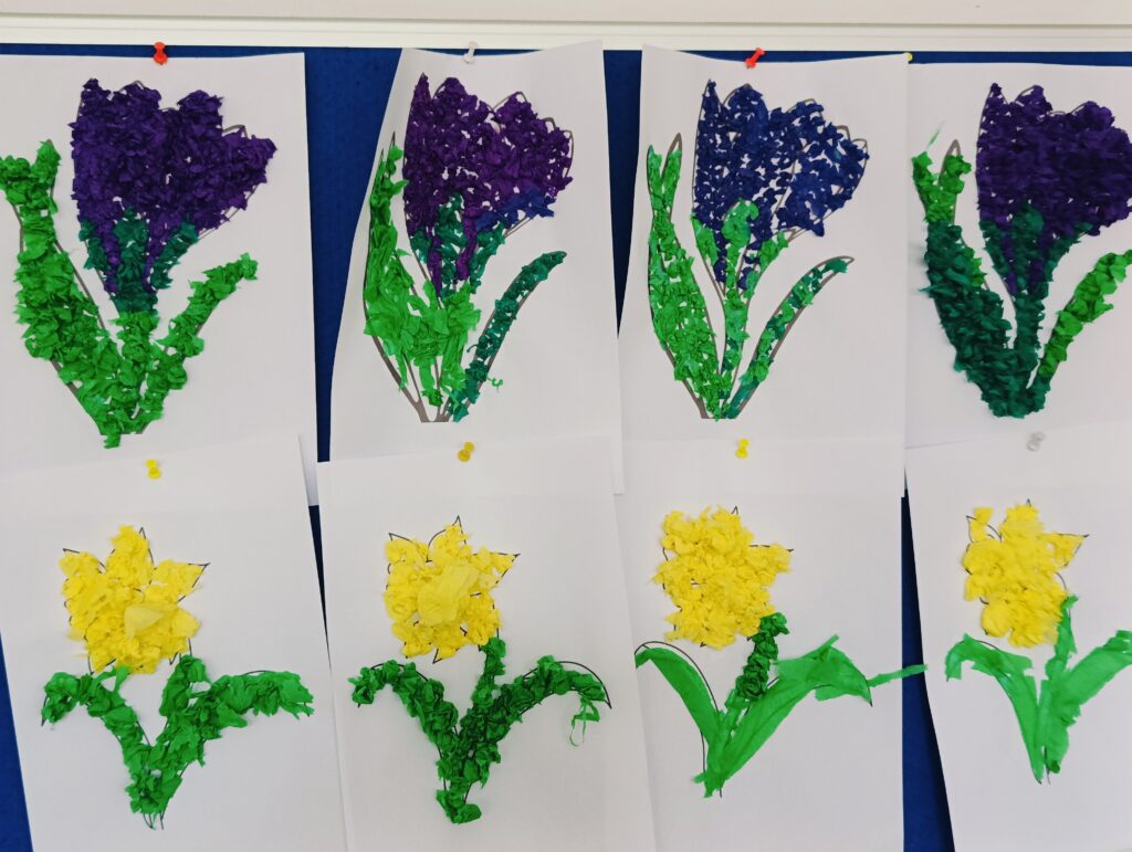 zdjęcie przedstawia prace dzieci wykonane na kartce papieru- tulipany