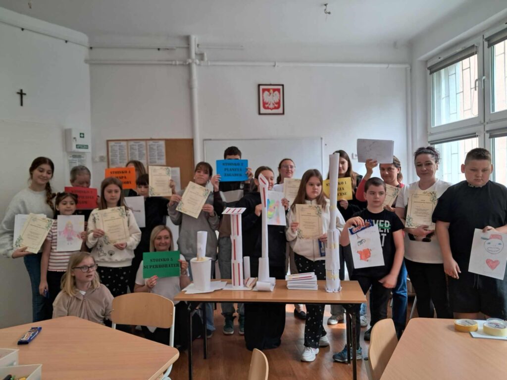 zdjęcie grupowe wszystkich uczestników
