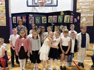 klasa 1 a w składzie z wychowawcą