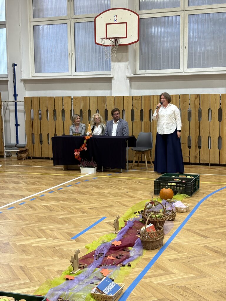 przemawiająca Pani Dyrektor 