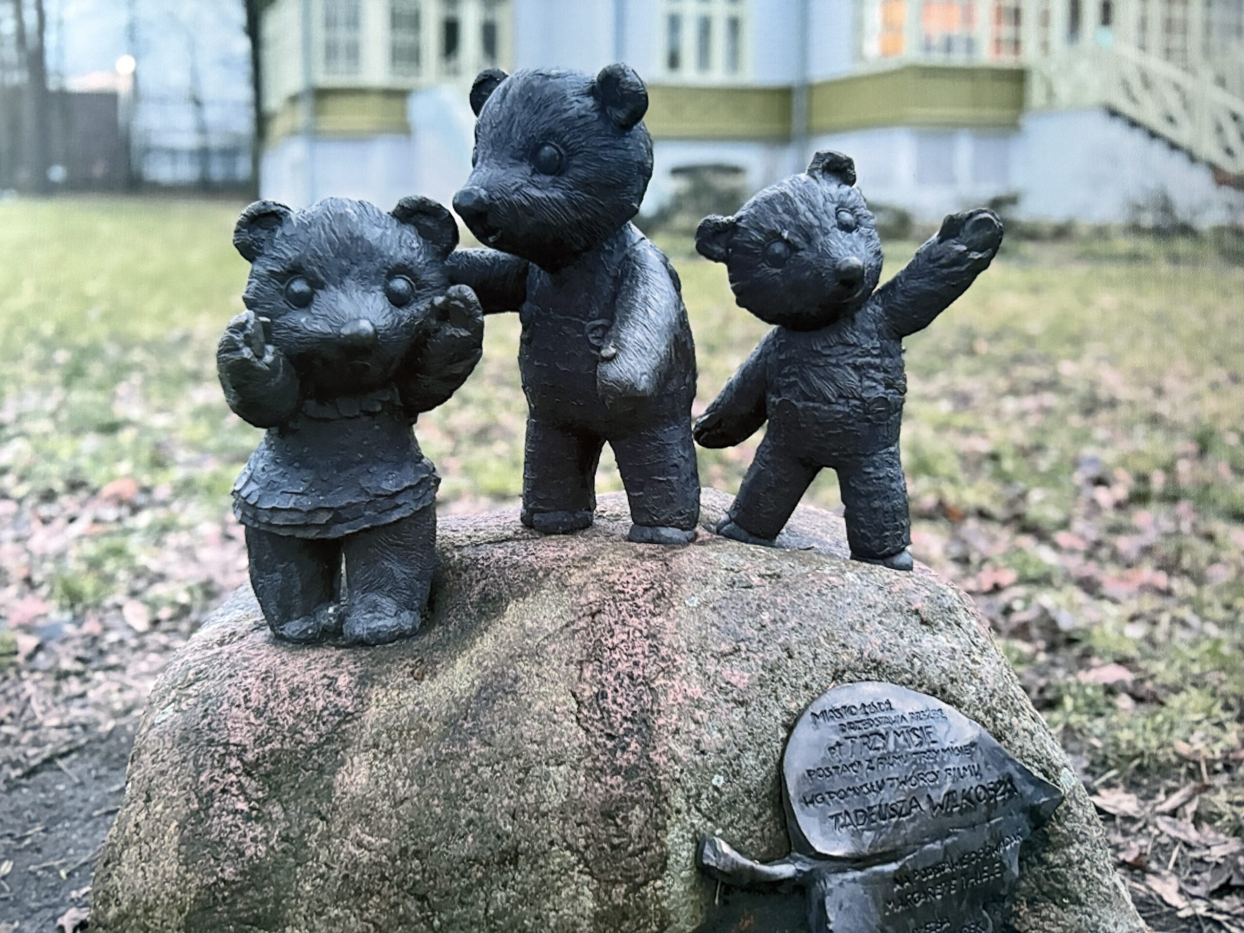 zdjęcie trzech misi