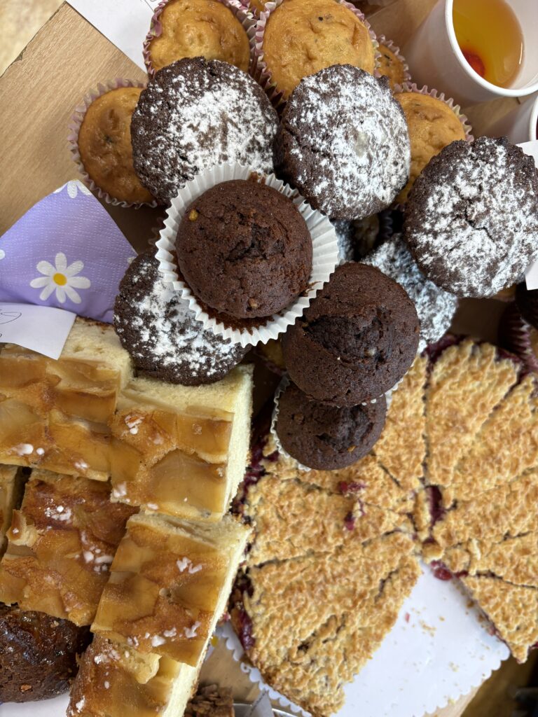 zdjęcie ciast i babeczek