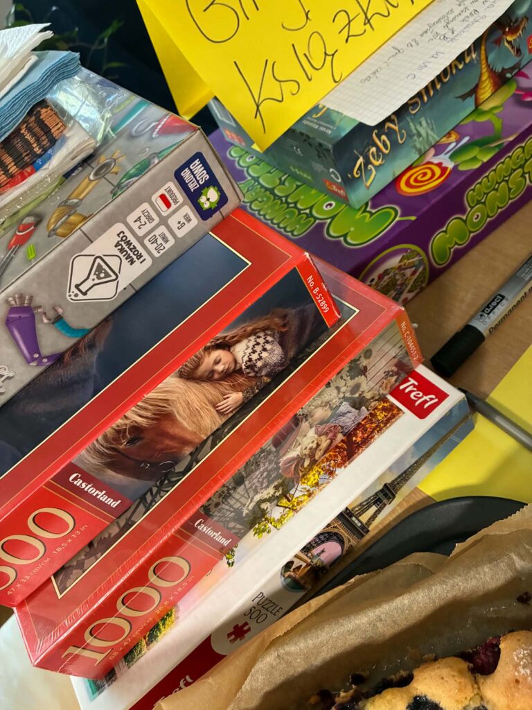 zdjęcie gier i książek