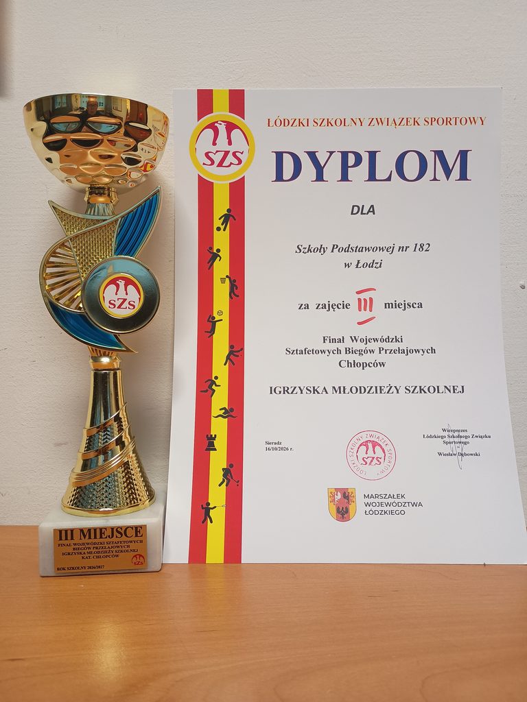 zdjęcie dyplomu i pucharu